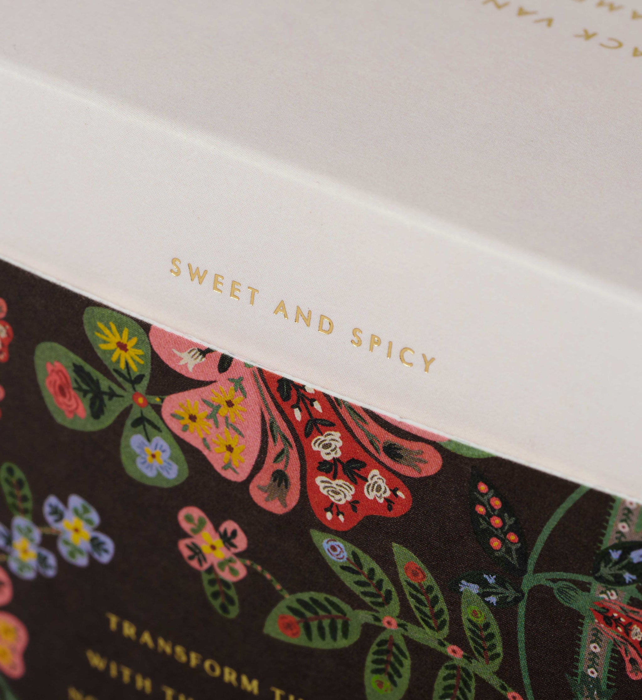 Vela perfumada Amber and Black Vanilla - Rifle Paper Co.