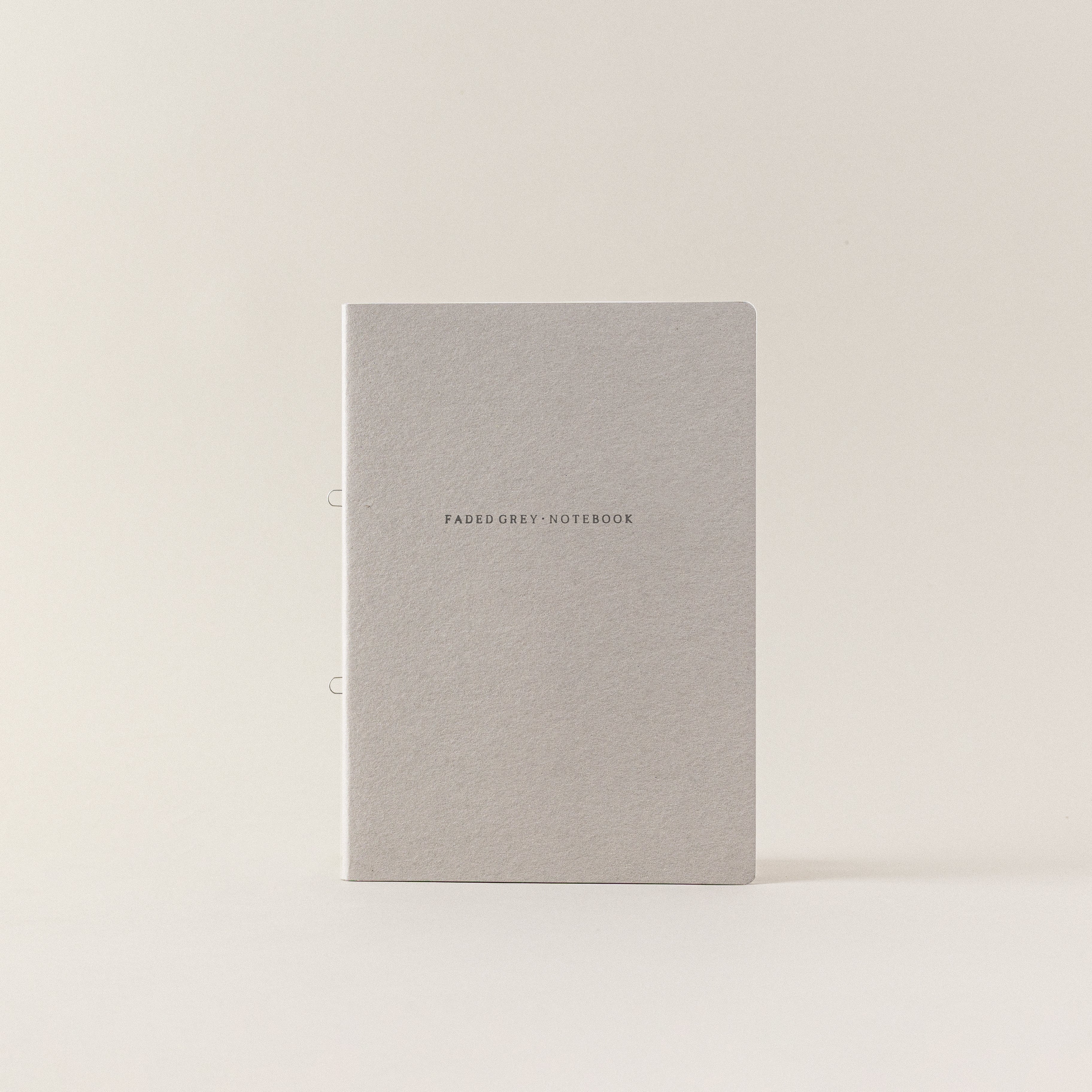 Libretas personalizadas con tres colores notas pequeñas para escribir en una libreta bonita y mantener un 2022 planificador. Archivador carpesanos, para escribir como en un cuaderno tipo oxford. Un carpesano recargable con anillas A5