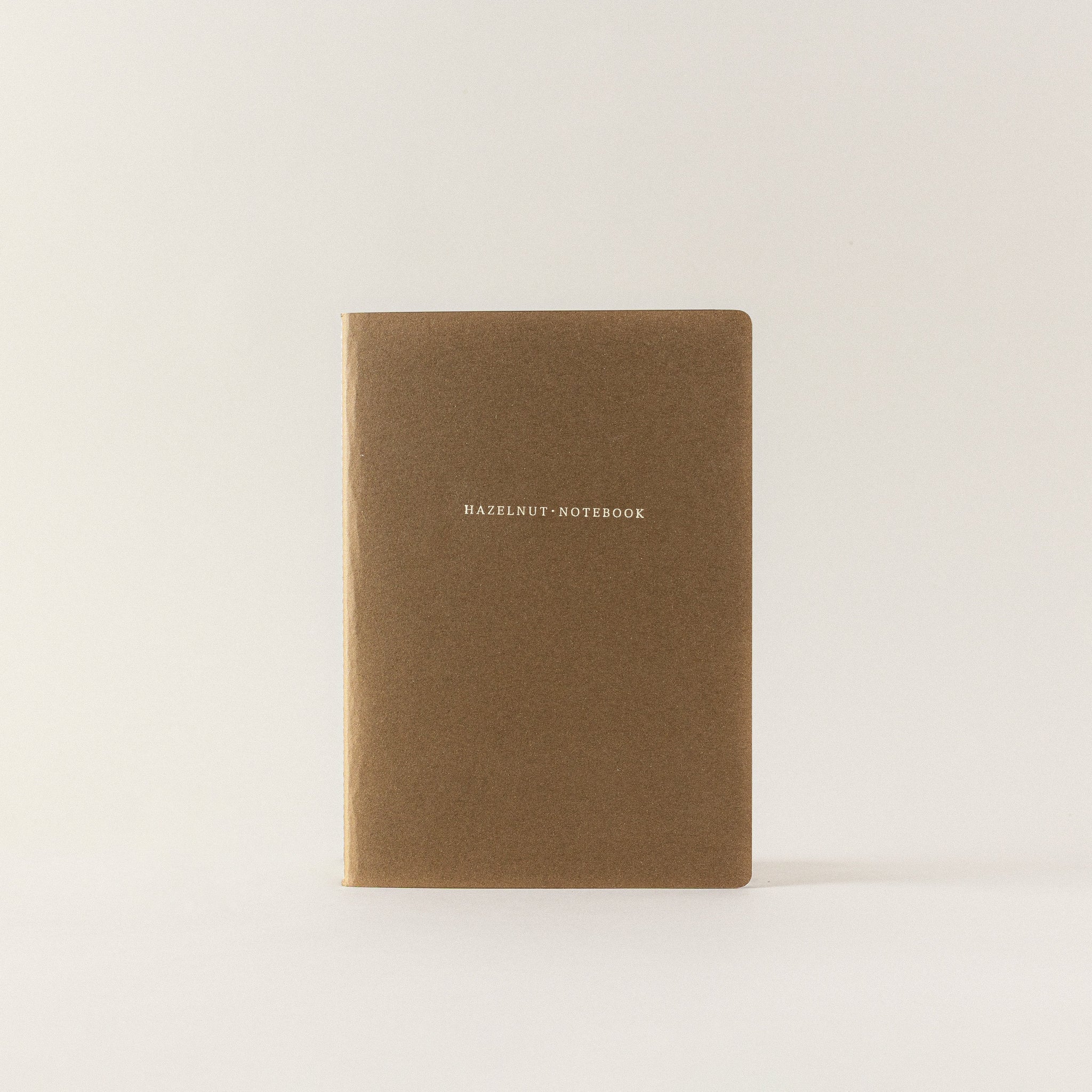 Pequeña libreta de notas de papel de avellanas