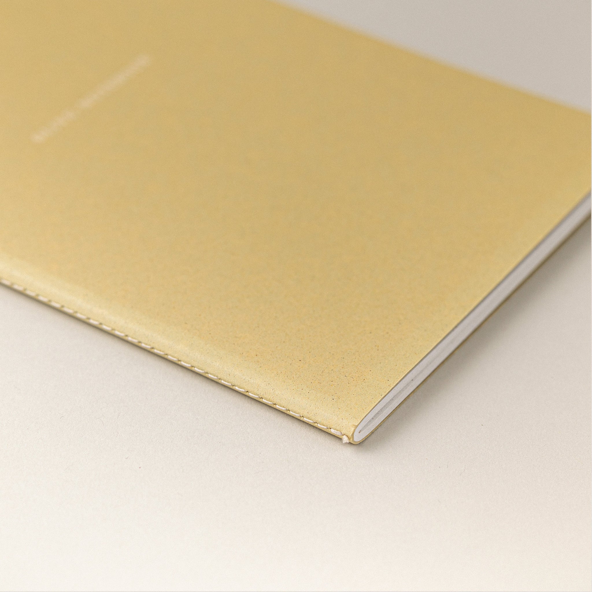 Cubierta de pequeña libreta de notas sostenible