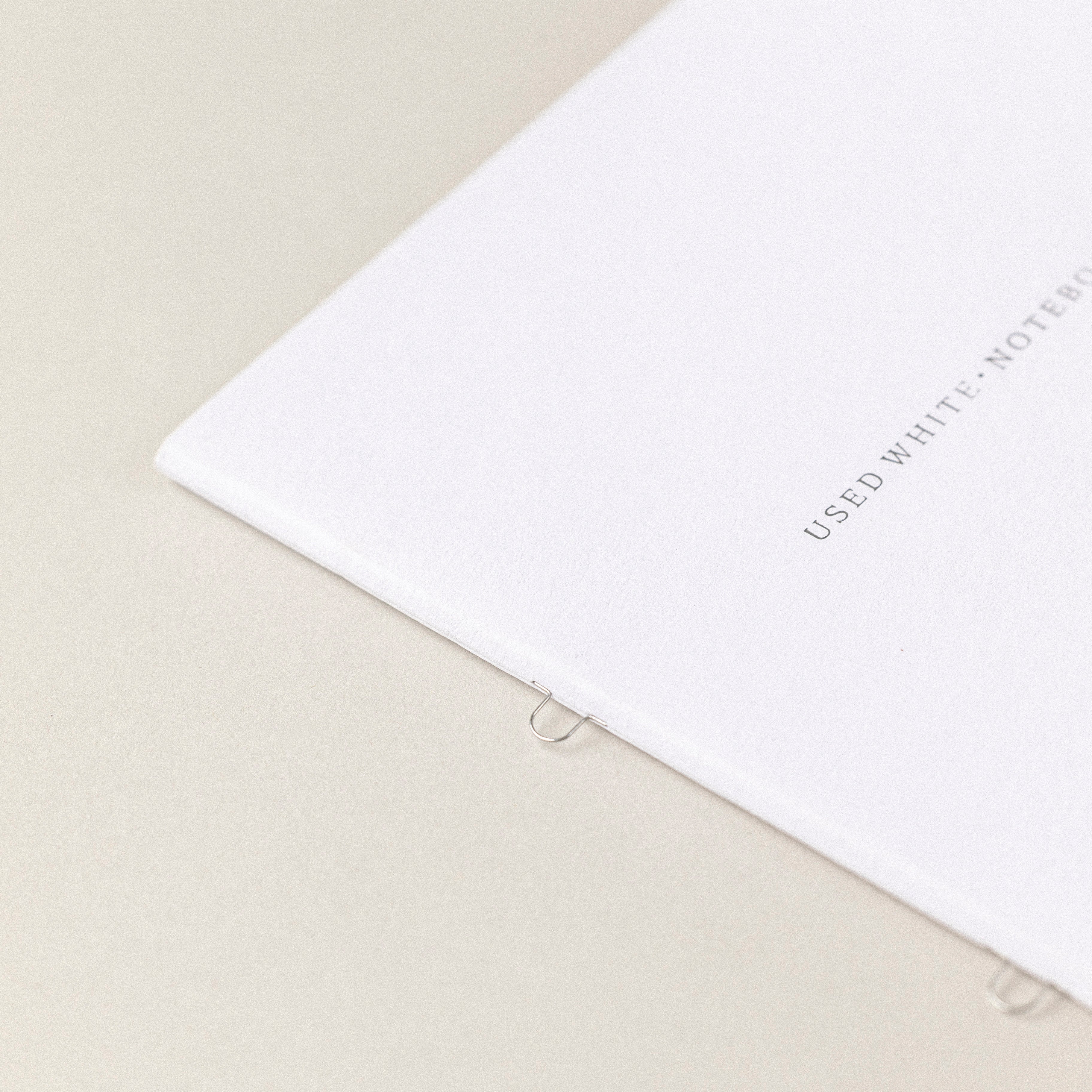 Libretas personalizadas con tres colores notas pequeñas para escribir en una libreta bonita y mantener un 2022 planificador. Archivador carpesanos, para escribir como en un cuaderno tipo oxford. Un carpesano recargable con anillas A5