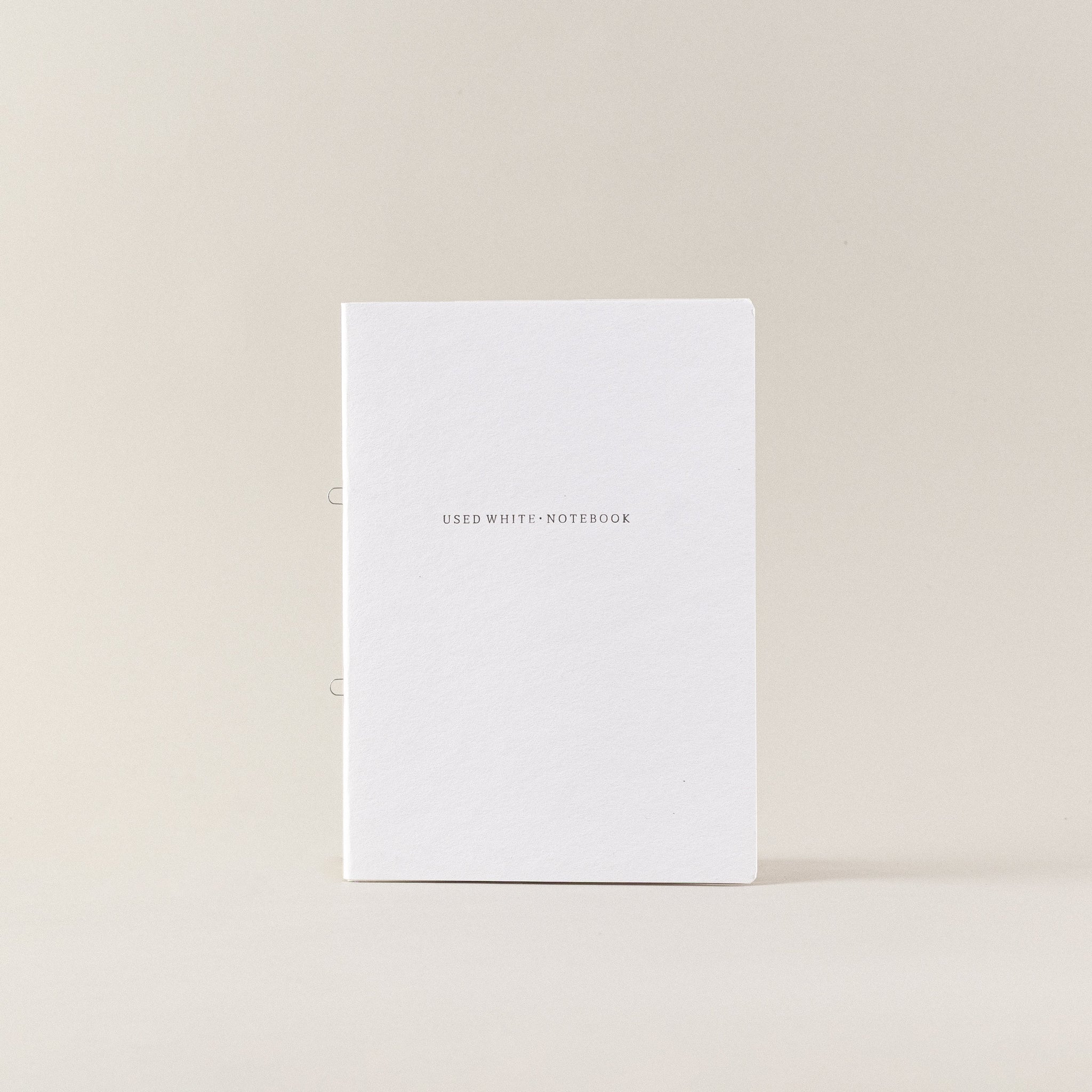 Libretas personalizadas con tres colores notas pequeñas para escribir en una libreta bonita y mantener un 2022 planificador. Archivador carpesanos, para escribir como en un cuaderno tipo oxford. Un carpesano recargable con anillas A5