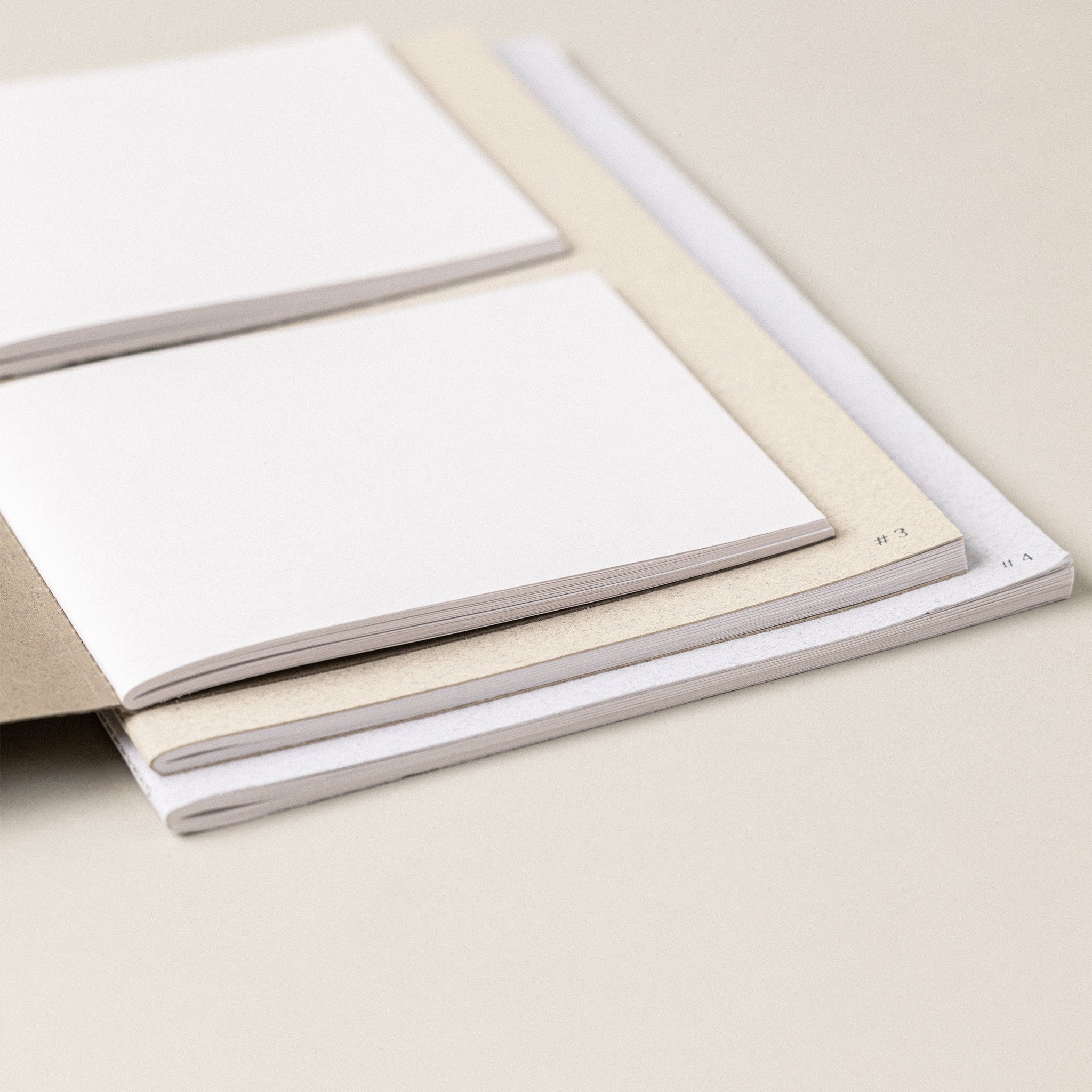 Libretas personalizadas con cuatro libretas de notas para escribir en una libreta bonita y mantener un 2022 con planificador. Planner original 4 en 1 reciclado y sostenible con todo list, notes y plan semanal.