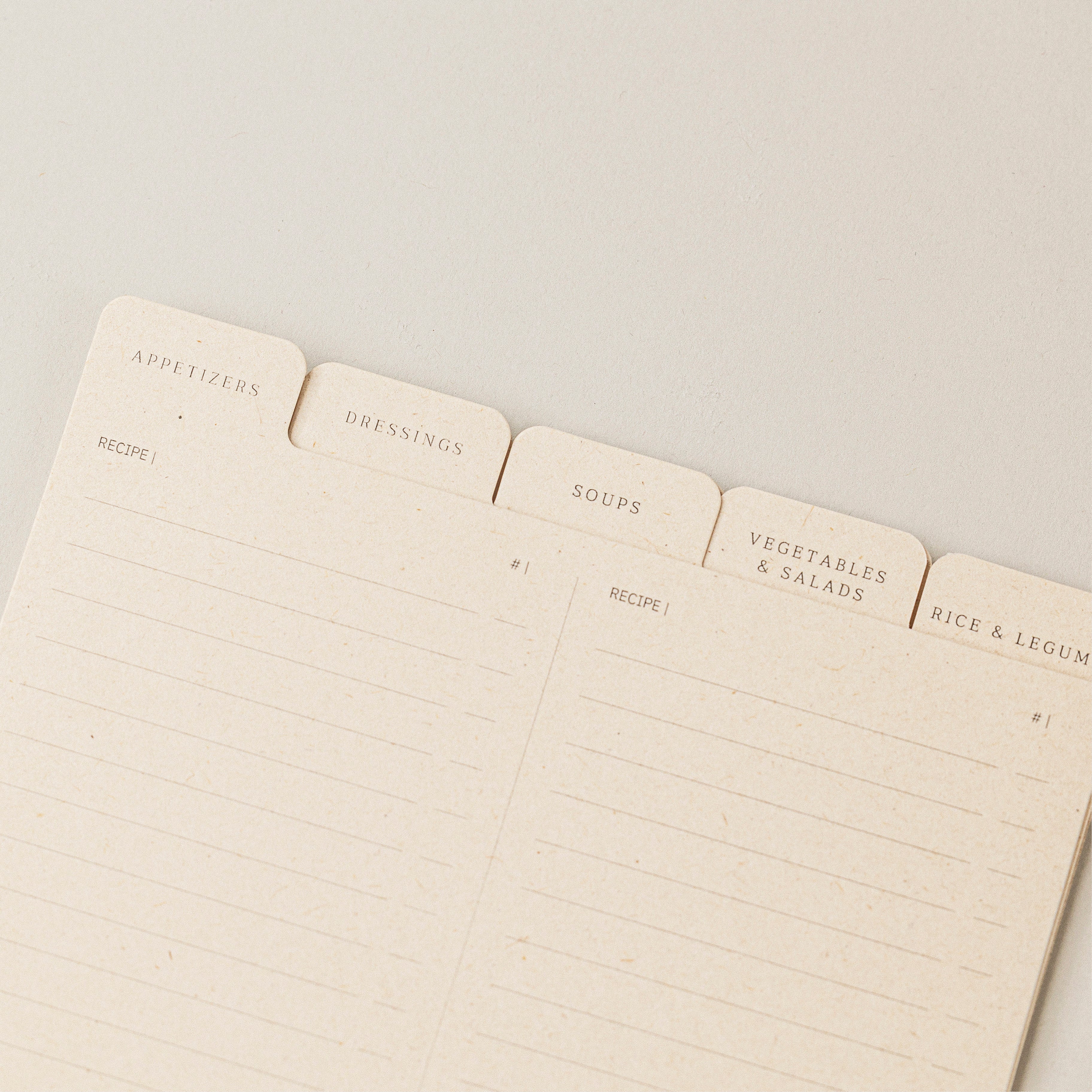 Diseño caja de recetas para recetarios hecho a mano, artesanal para crear ficha de recetas con diseño para escribir tus recetas semanales en muchas sostenibles hechas de papel de piedra.