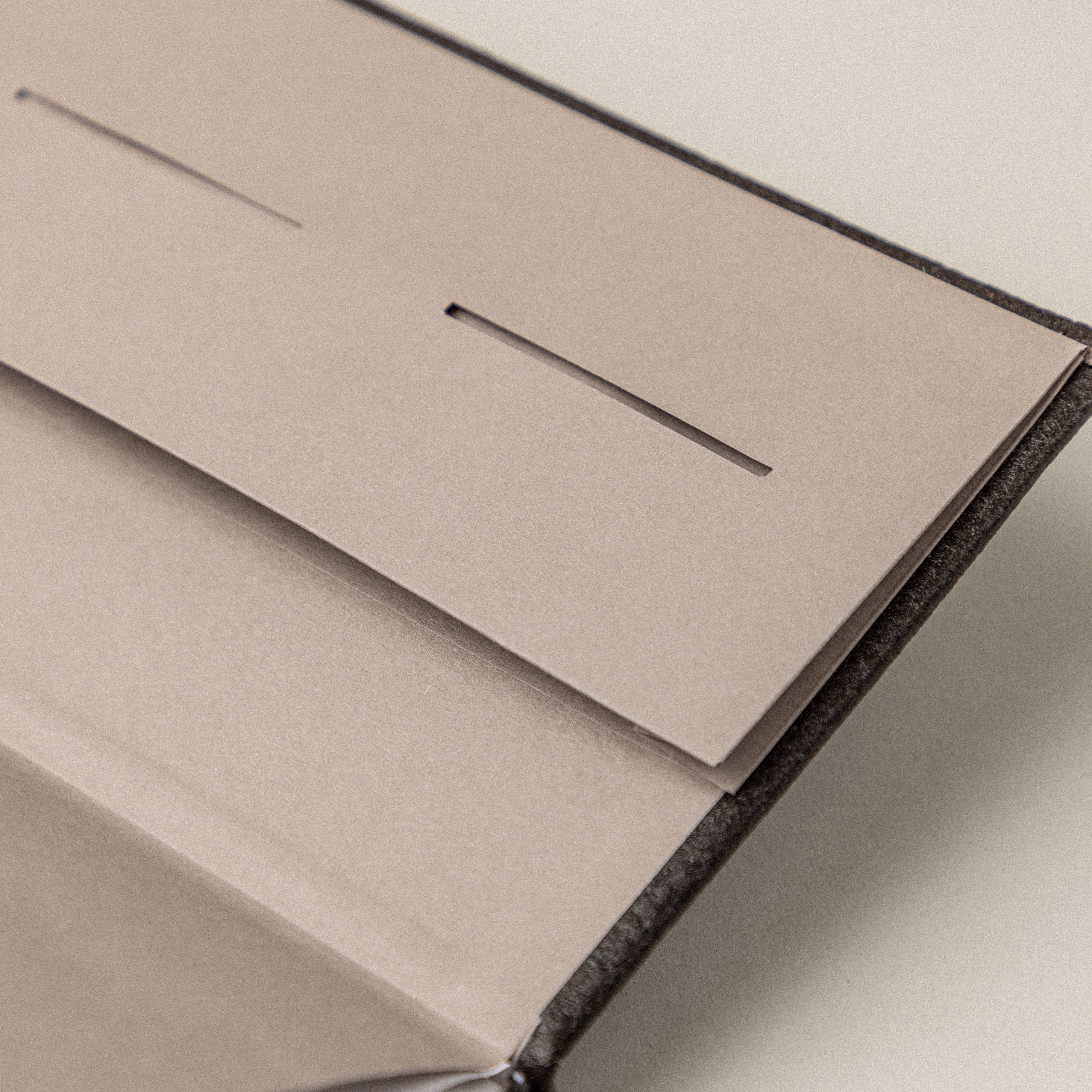 Diario de viajes para anotar aventuras, regalo para viajeros. Traveler viajes, vive tu viaje con el diario de los viajes, sostenible con tus recuerdos haciendo turismo.