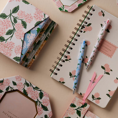 Punto de libro Pink Hydrangea - Rifle Paper co