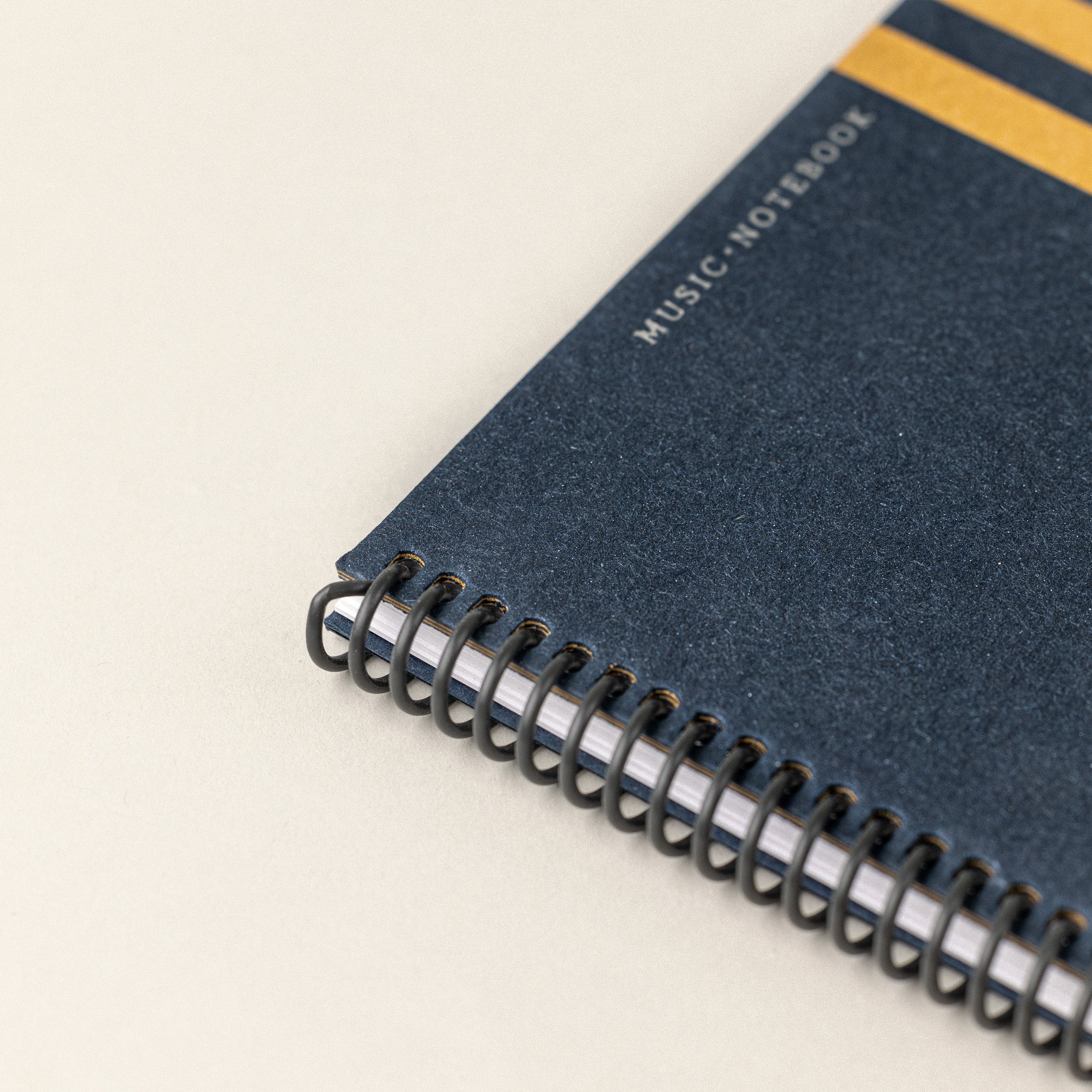 Libreta de musica con partituras A5 para regalar a músicos