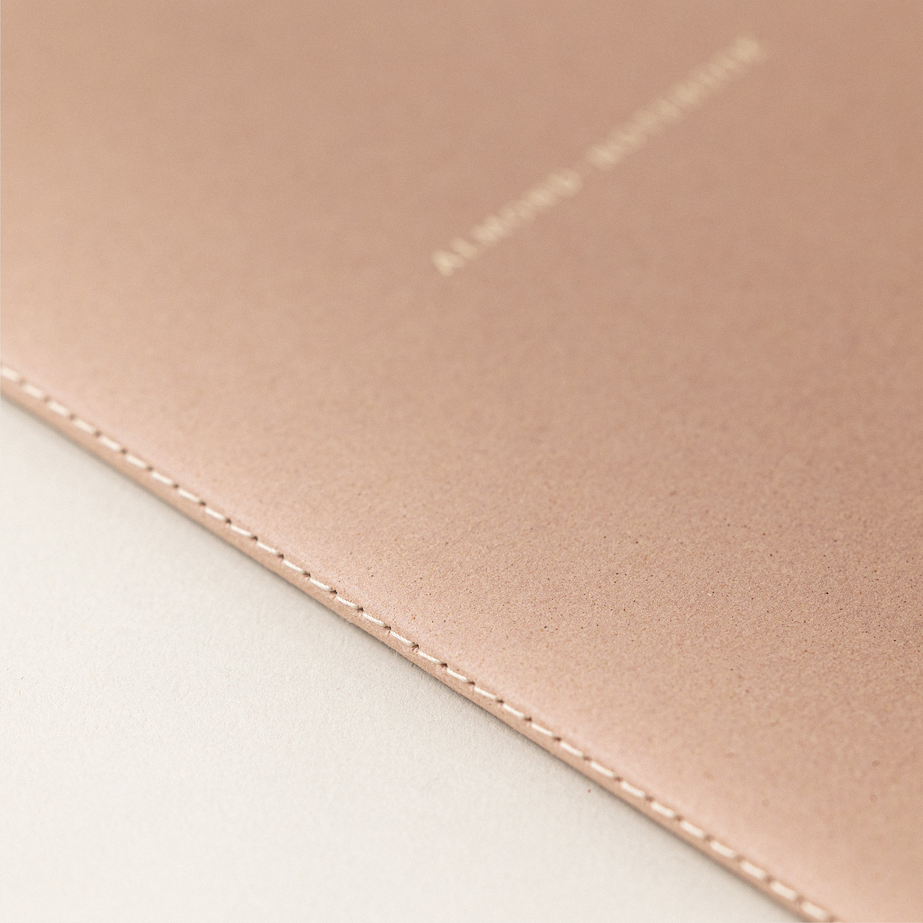 Cubierta de pequeña libreta de notas de papel de almendras