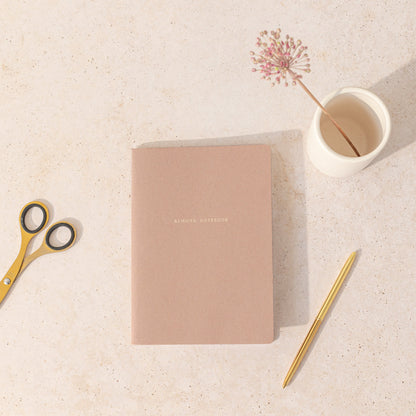 Pequeña libreta de notas de papel de almendras