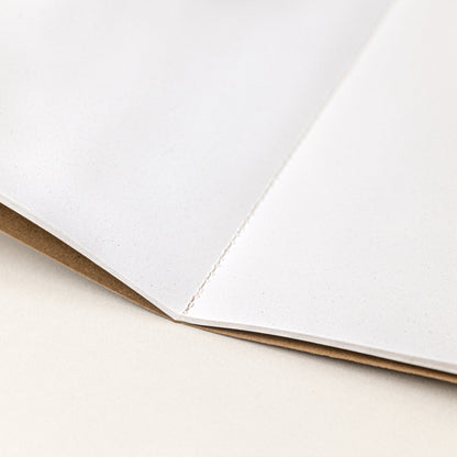 Hojas de pequeña libreta de notas de papel de avellanas