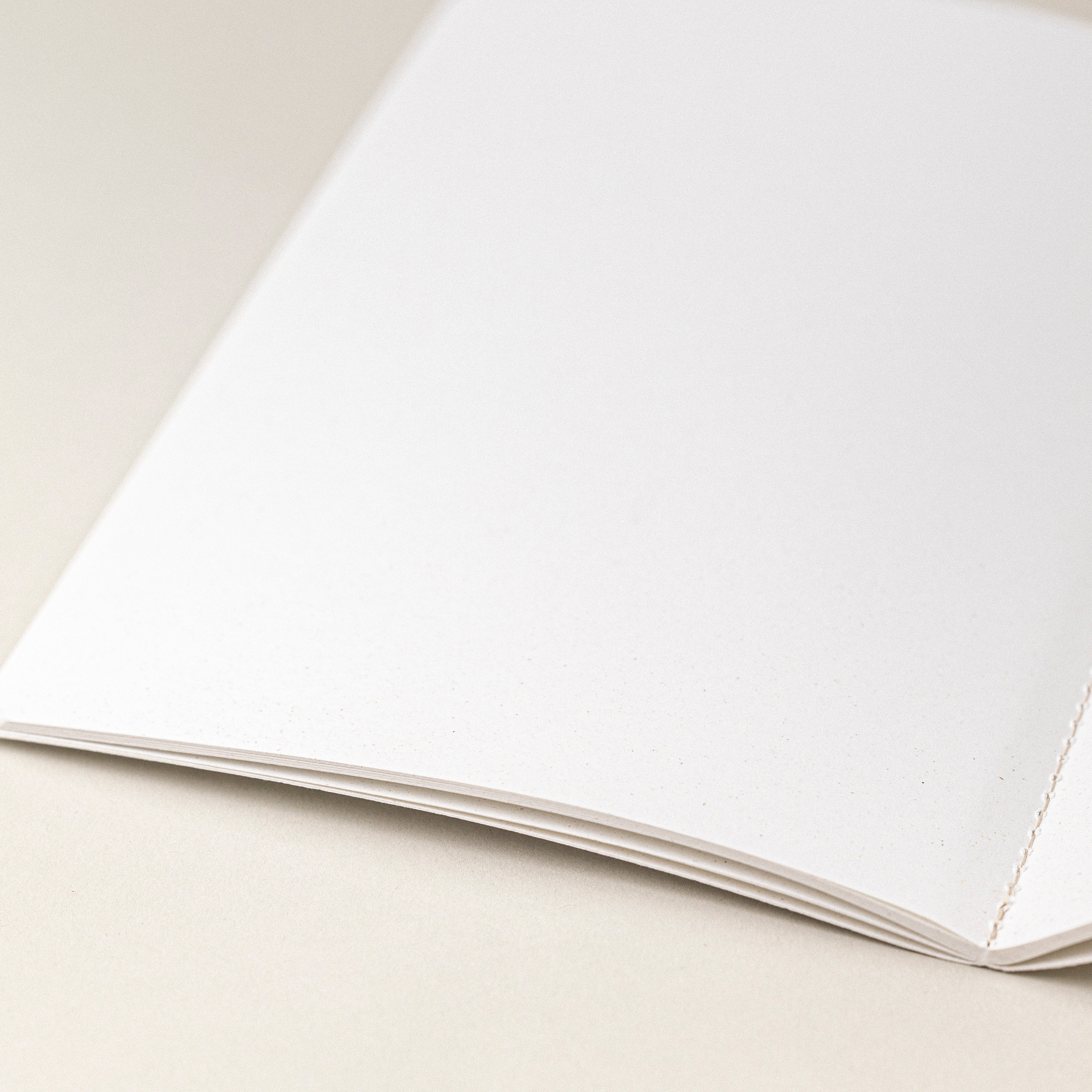 Hojas de pequeña libreta de notas de papel de maíz
