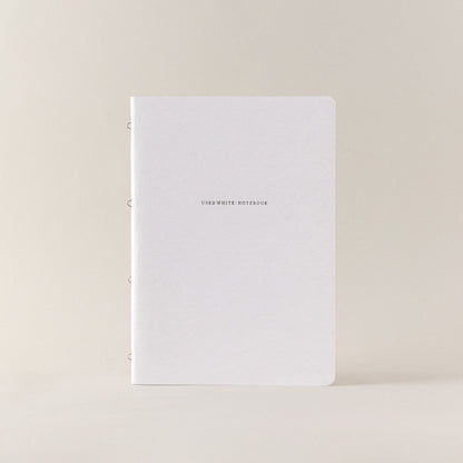 Libretas personalizadas con tres colores notas pequeñas para escribir en una libreta bonita y mantener un 2022 planificador. Archivador carpesanos, para escribir como en un cuaderno tipo oxford. Un carpesano recargable con anillas A4.
