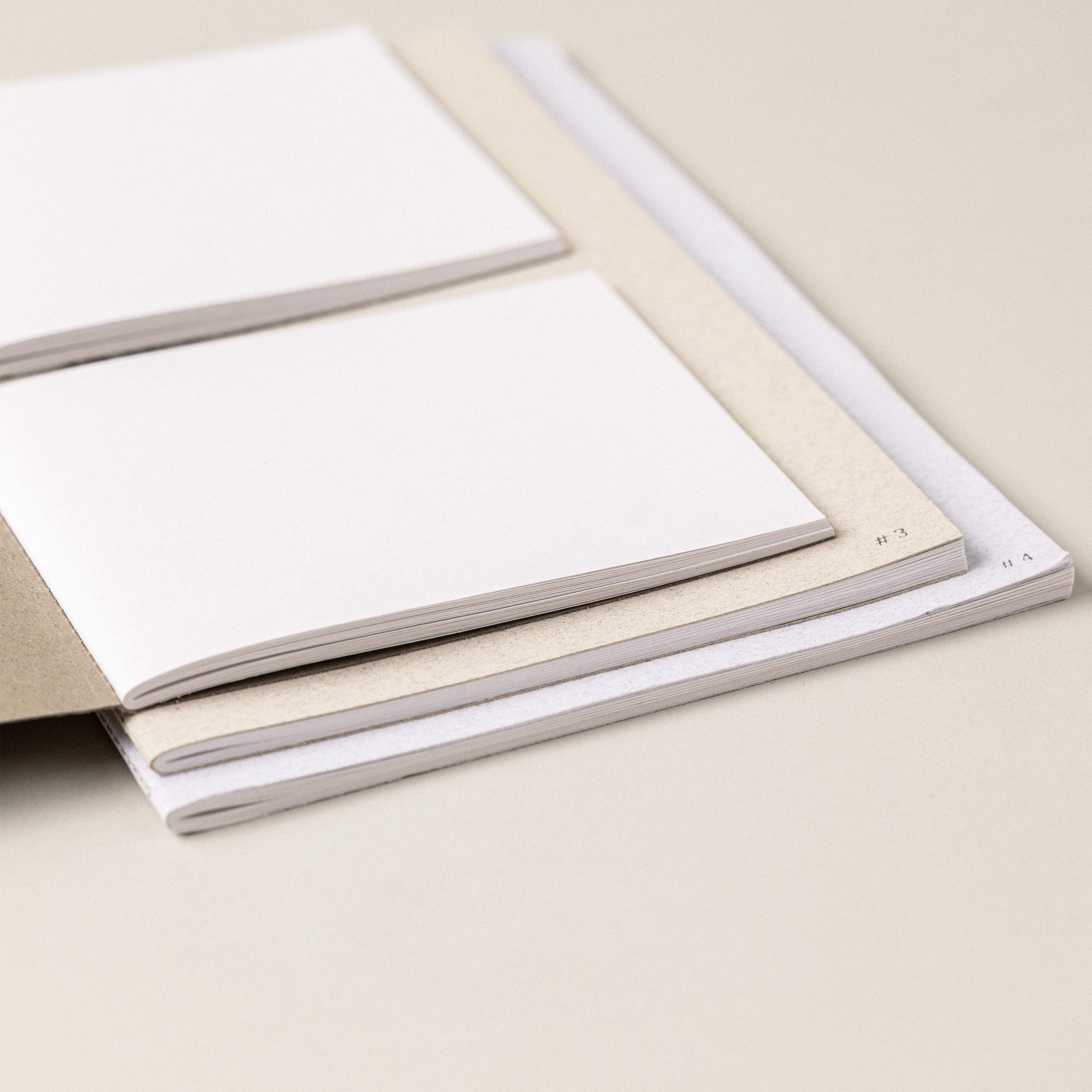 Libretas personalizadas con cuatro libretas de notas para escribir en una libreta bonita y mantener un 2022 con planificador. Planner original 4 en 1 reciclado y sostenible con todo list, notes y plan semanal.