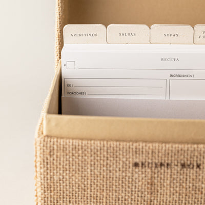 Diseño caja de recetas para recetarios hecho a mano, artesanal para crear ficha de recetas con diseño para escribir tus recetas semanales en muchas sostenibles hechas de papel de piedra.